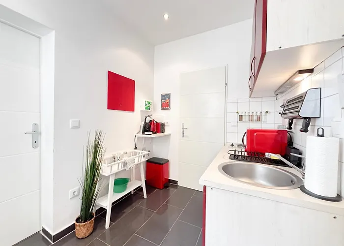 King Bed & Kitchen - Near Prater, No Elevator 4th Floor *