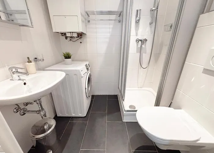 King Bed & Kitchen - Near Prater, No Elevator 4th Floor Viena
