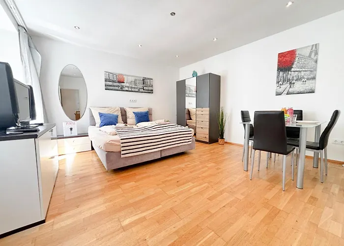 King Bed & Kitchen - Near Prater, No Elevator 4th Floor * Viena